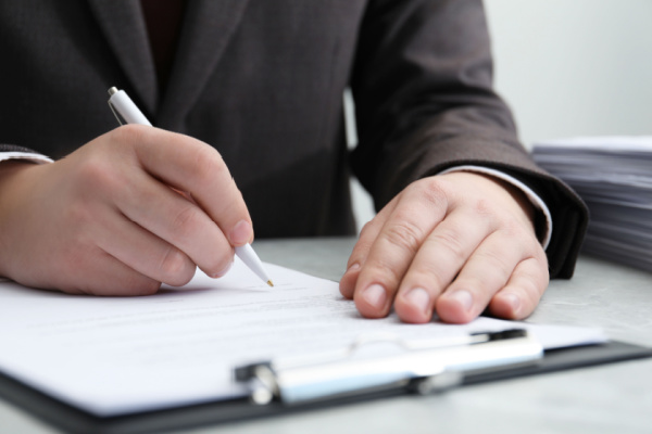 4 Clauses That Need to Be In Your Partnership Agreement When You're Starting a Business